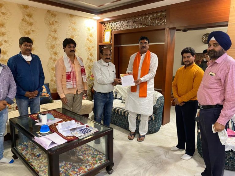 मध्यप्रदेश में मंडी समितियों द्वारा लगाए गए नाकों पर अवैध वसूली करने वालो पर होंगी FIR – कृषि मंत्री ने लिए कई बड़े फ़ैसले