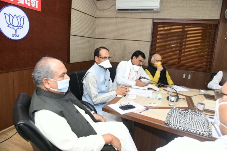 केंद्रीय मंत्री नरेंद्र सिंह तोमर पहुंचे BJP मुख्यालय, चुनाव प्रबंधन समिति की बैठक में हुए शामिल