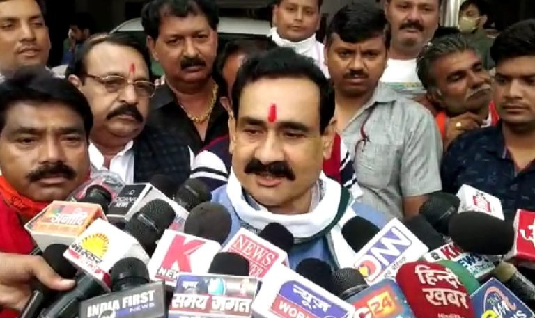 कमलनाथ सरकार पेट्रोल-डीजल के दामों को बढ़ाकर जैकिलन और सलमान पर खर्च कर रही थी, BJP सरकार दाम बढ़ाकर कोरोना पर – नरोत्तम मिश्रा