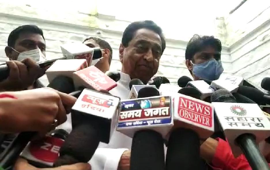 kamalnath-figures-for-debt-waiver-in-pen-drive