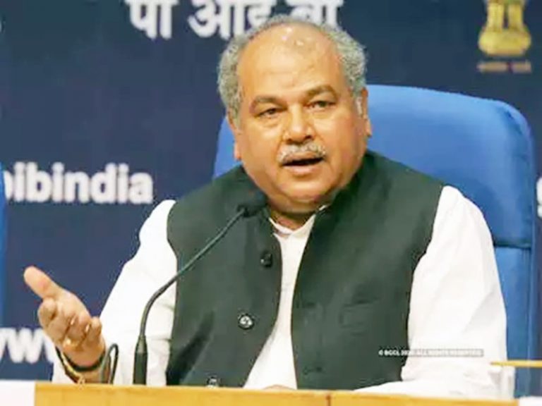 lambasted Kamal Nath, Digvijay,