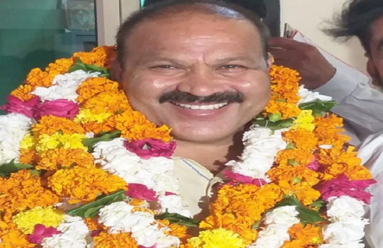 CONGRESS नेता सिकरवार ने किया वार्ड 57 में घर-घर जाकर जनसम्पर्क