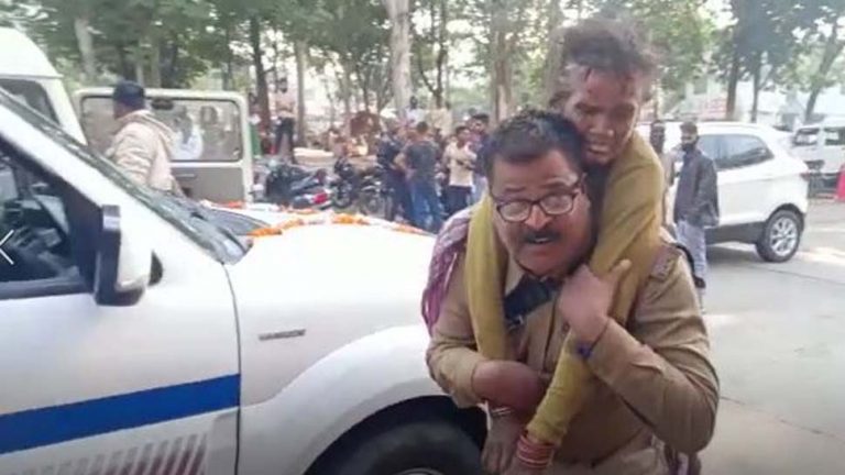 Despite having a bad arm, the ASI showed such passion, everyone saluted