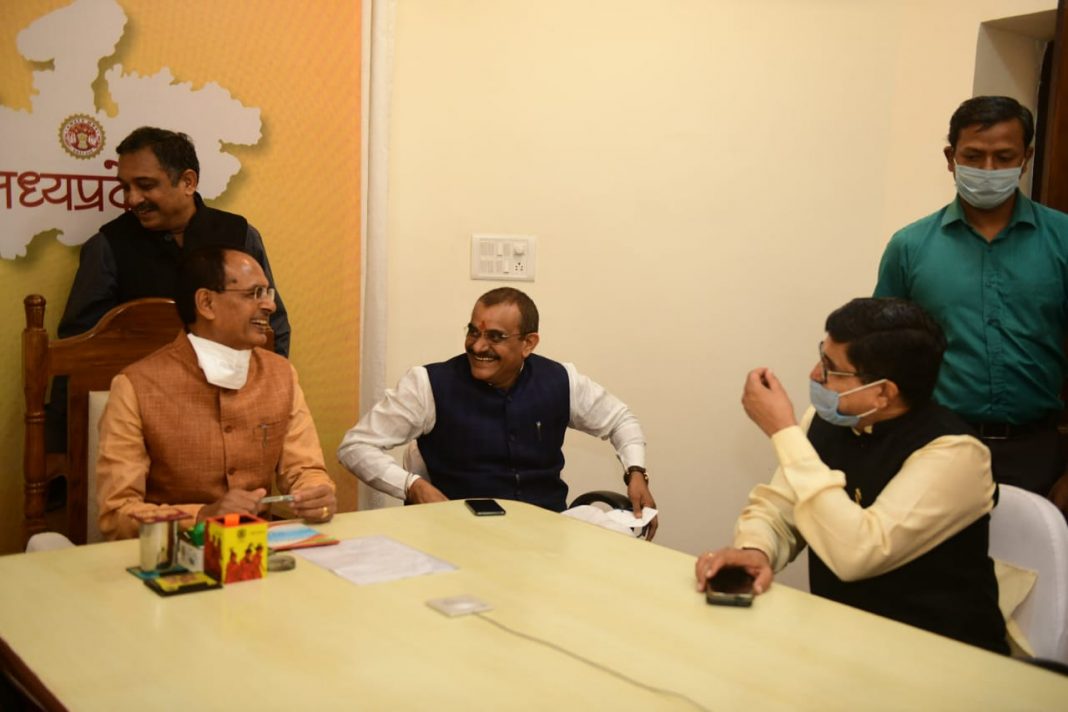 CM Shivraj appeared smiling during the counting,