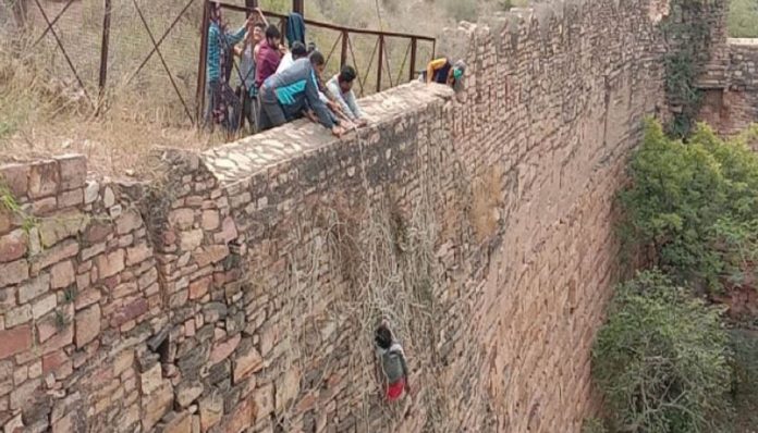 gwalior suicide
