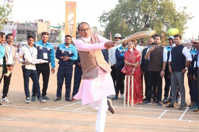 CM शिवराज का अलग अंदाज, बोले -फ्रंट फुट पर खेलेंगे अब तो..