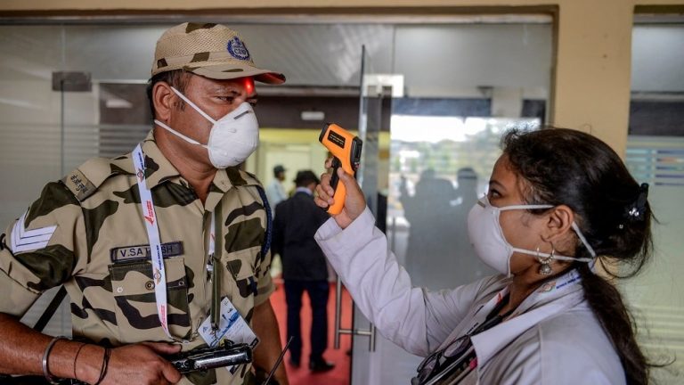 महाराष्ट्र से MPआने वाले यात्रियों की एयरपोर्ट पर जांच, लेकिन ये गलती पड़ सकती है भारी