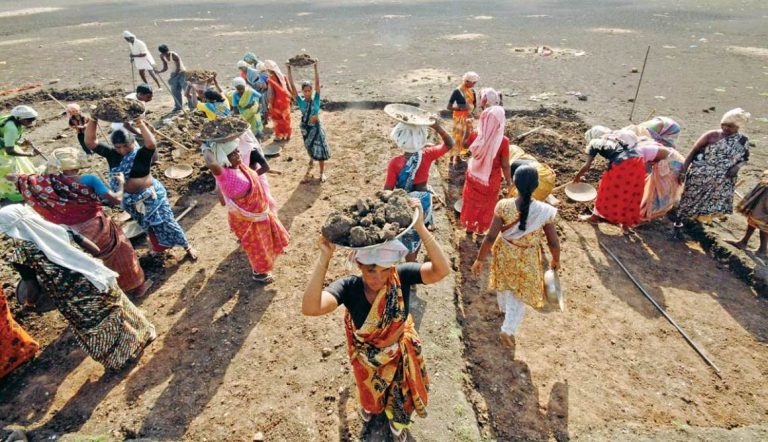 मनरेगा के तहत रोजगार देने में छत्तीसगढ़ पूरे देश में पहले पायदान पर…