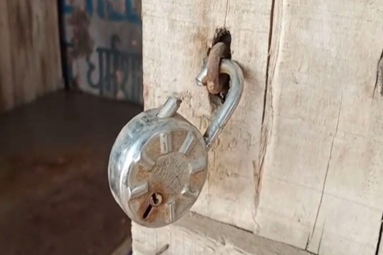 रायपुर में चोरों आतंक,बैंक समेत एक साथ 4 दुकानों के ताले टूटे, हुई लाखों की चोरी