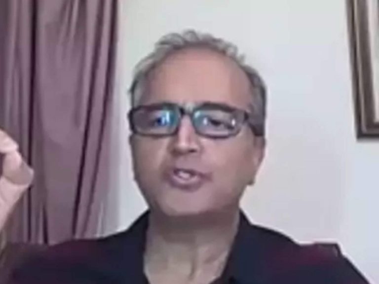 डॉ. देवी शेट्टी ने कहा लॉकडाउन नहीं.. कोरोना से जंग जीतना है तो 20 से 45 वर्ष के युवाओं का जल्द हो वैक्सीनेशन