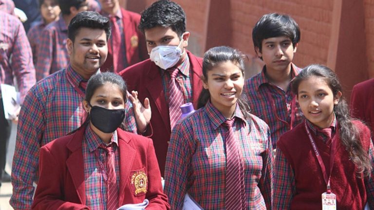 बोर्ड परीक्षा रद्द, स्कूल बंद, फिर से लगेगा लॉकडाउन,जानिए अपने राज्ये की स्थिति