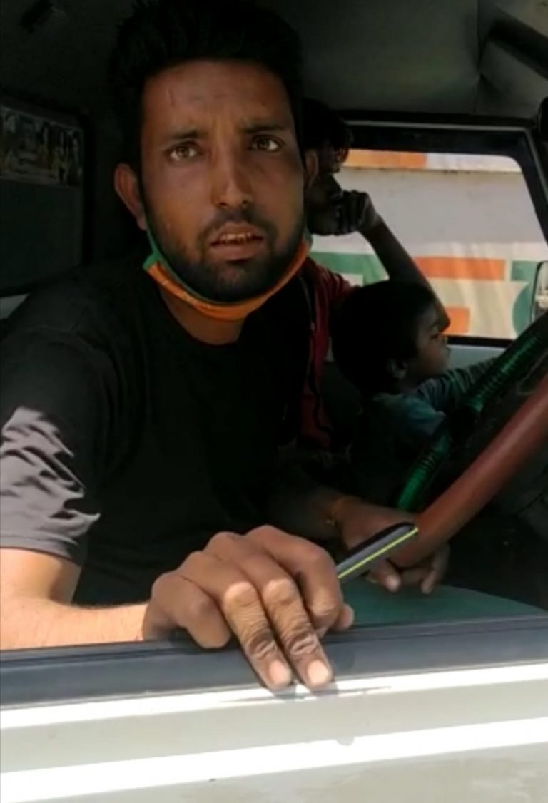 भीषण सड़क हादसा के बाद भी सबक नहीं ले रहा परिवहन विभाग, शहर में ओवरलोड वाहन दे रहे हादसों को न्योता