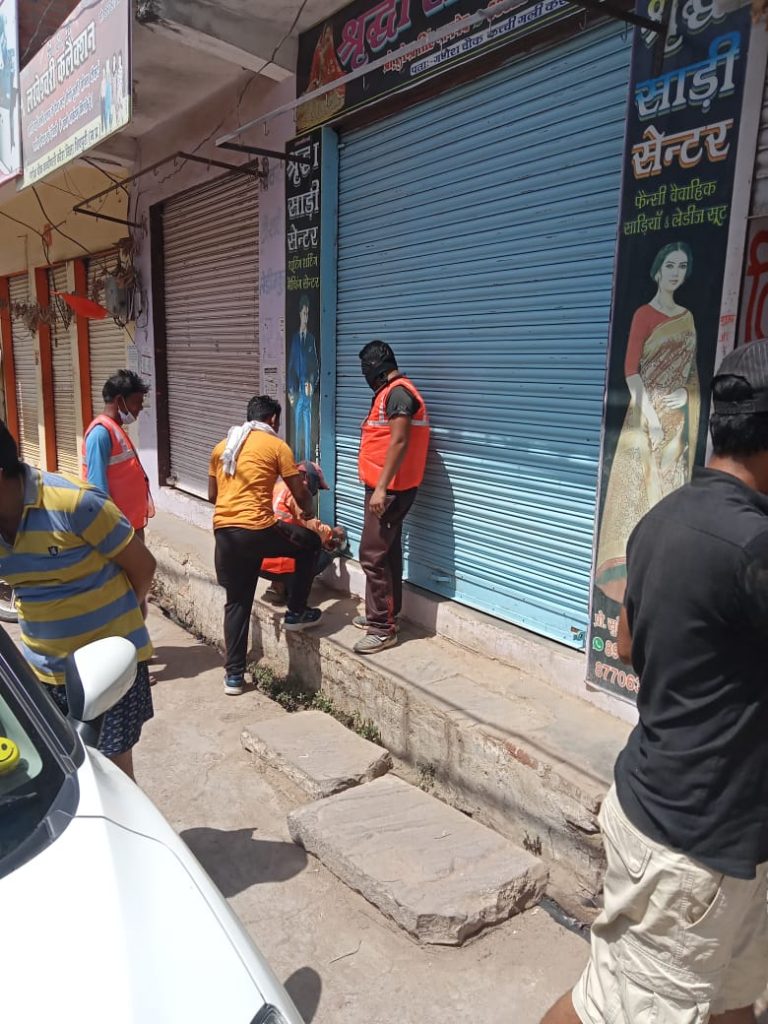 प्रशासन की बड़ी कार्रवाई, नियमों का उलंघन करने पर इन दुकानों को किया सील