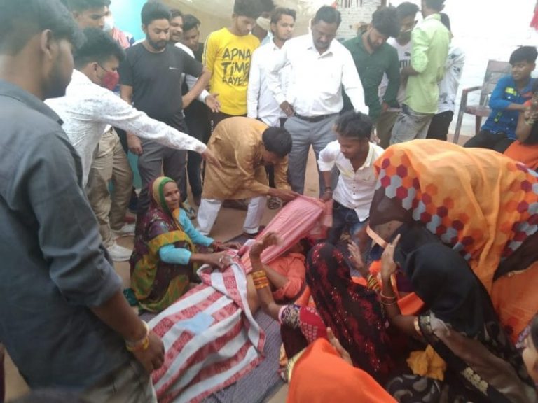 बारात लेकर दुल्हन की विदा कराने गए दूल्हे की सड़क हादशे में दर्द नाक मौत