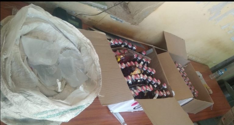 अवैध रूप से बिक रही 12 हजार  की शराब जप्त, आबकारी विभाग ने आठ ठिकानों पर की छापामार कार्रवाही