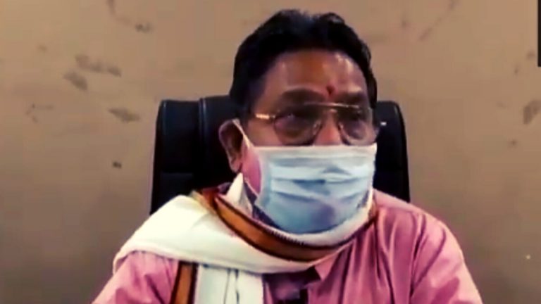 कोरोना से मौत के आंकड़ों को लेकर मंत्री बोले ,जिसकी उम्र हो गई है, उसको तो मरना पड़ेगा