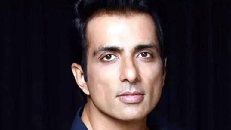 एक्टर सोनू सूद हुए कोरोना पॉजिटिव, ट्वीट कर दी जानकारी खुद को किया क्वारनटीन