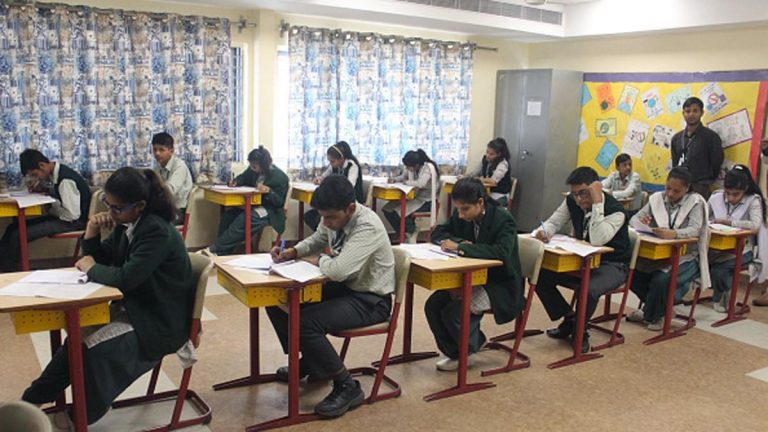 MP में बोर्ड परीक्षा जून तक टल सकती है: 8वीं तक के स्कूल 15 जून तक बंद रखने का भी विचार