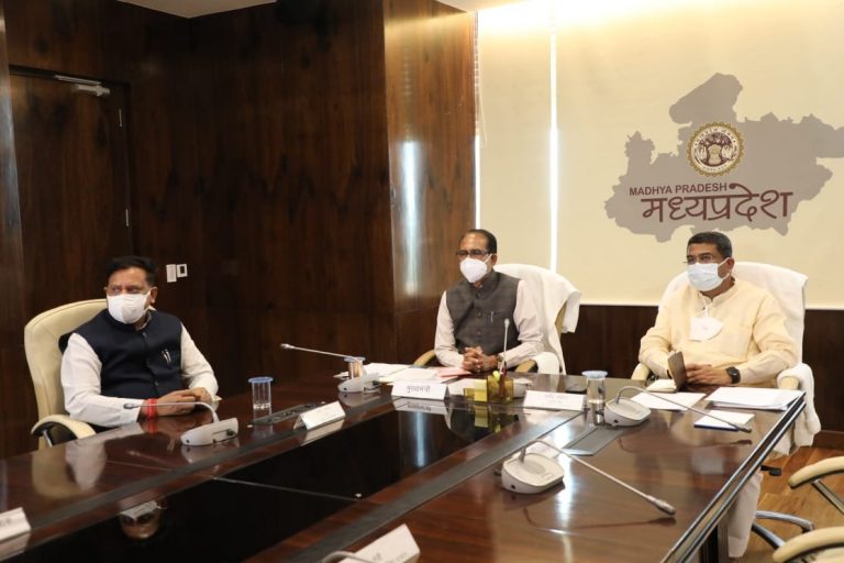 कोरोना की तीसरी लहर को लेकर सरकार ने शुरू की तैयारियां, बच्चों के लिए खास ध्यान