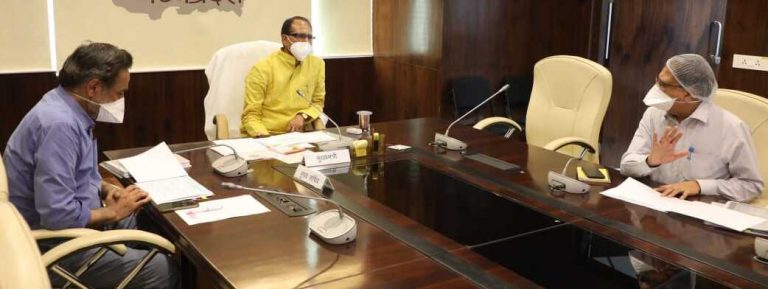 कोरोना की तीसरी लहर को लेकर सीएम ने अधिकारियों को दिए ये सख्त निर्देश