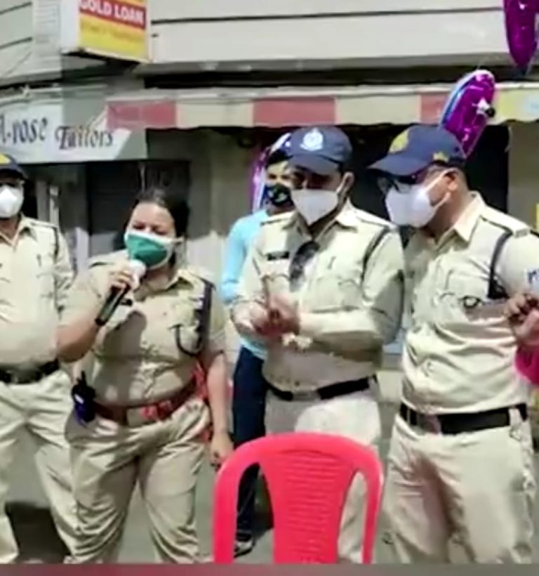 उज्जैन में तनाव दूर करने के लिए CSP ने जमाई संगीत की महफिल
