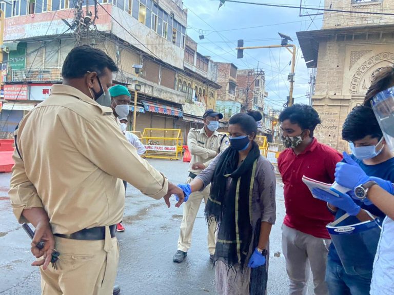 ग्वालियर में सातवें दिन भी विभिन्न बस्तियों तक पहुँचा ABVP का आरोग्य अभियान