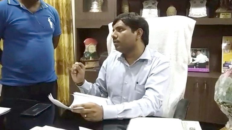 STF के द्वारा जप्त किए गए रेमडेसीविर इंजेक्शन लापरवाही का मामला गरमाया, RTI कार्यकर्ता की शिकायत के बाद कलेक्टर ने दिए जांच के आदेश