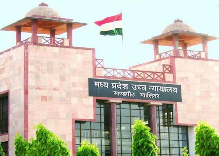 कोरोना से हुई मौतों का मामला हाईकोर्ट पहुंचा, इंडस्ट्रियल ऑक्सीजन से ही ब्लैक फंगस की बीमारी फैली है- याचिका