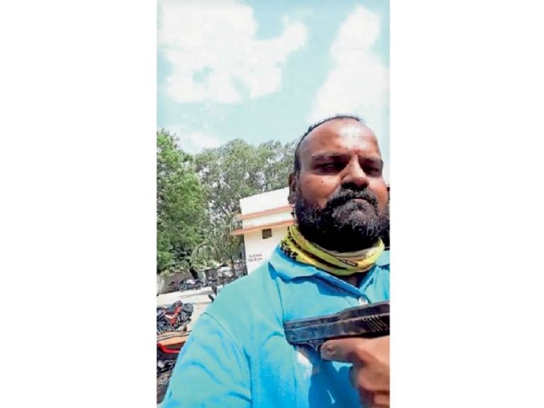एक व्यक्ति ने खुद को मारी गोली , फेसबुक लाइव कर SDM पर लगया ये बड़ा आरोप