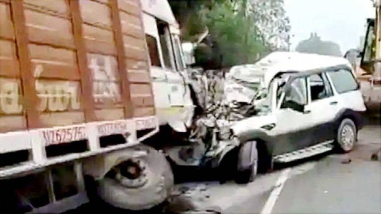 स्कॉर्पियो और ट्रक की भिड़ंत में दंतेवाड़ा डिप्टी कलेक्टर हुए घायल