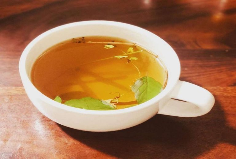 तुलसी और अजवाइन का पानी पिएं वेट कम करने के लिए , ऐसे होगा फायदा