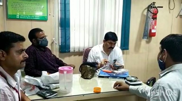 SDO के लॉकर ने उगले 14 लाख के जेवरात, EOW ने 6 खाते किए सीज