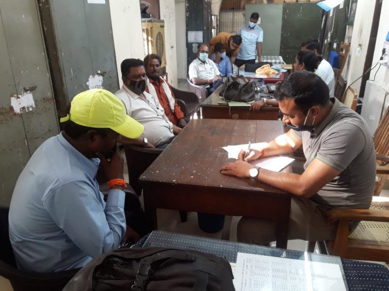 रिश्वतखोर सफाई दरोगा पर शिकंजा, लोकायुक्त ने 5 हजार की रिश्वत लेते पकड़ा