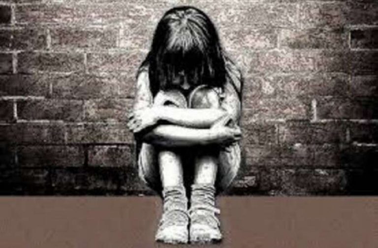 14 साल की नाबालिग का थाने में किया प्रसव, दुष्कर्म की रिपोर्ट लिखने गयी थी