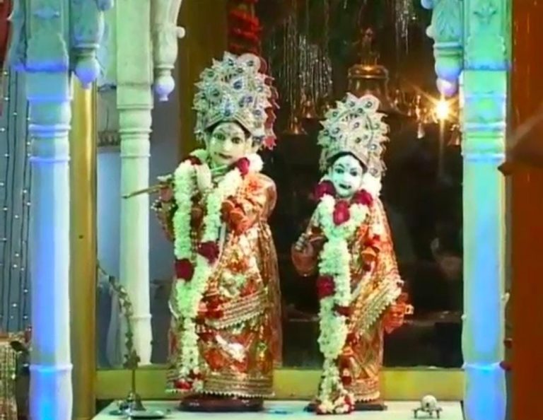 जन्माष्टमी के पावन अवसर पर गोपाल मंदिर में इस प्रकार हुआ भव्या आयोजन