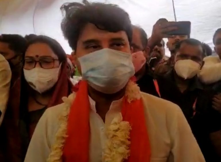 चंबल की धरा पर सिंधिया का ऐतिहासिक स्वागत: मोदी एवं शिवराज सरकार को बताया डबल इंजन की सरकार, दोनों मिलकर जनता की मूलभूत आवश्यकताओं के लिए कर रहे प्रयास
