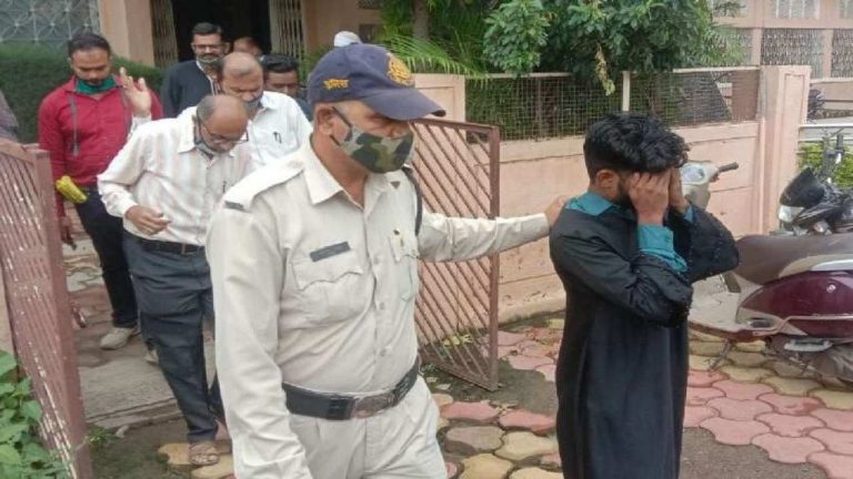 बुरका पहनकर युवक प्रेमिका से मिलने पहुंचा कॉलेज, प्रबंधन ने देखा तो पहुंचाया कोतवाली