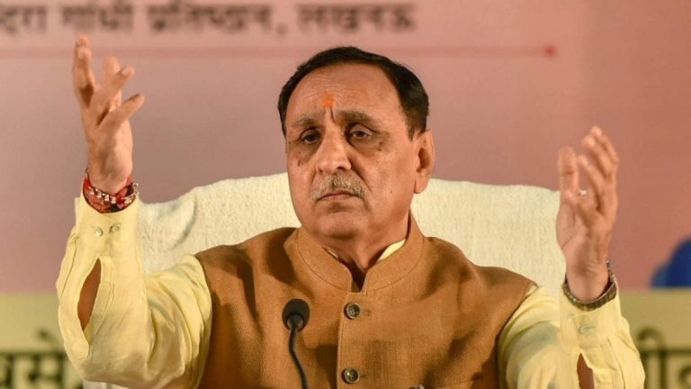 गुजरात के मुख्यमंत्री विजय रुपाणी ने दिया इस्तीफा, कही ये बात 