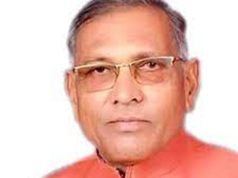 मंच पर बेहोश हो गिर पड़े बीजेपी विधायक,ग्वालियर किया रेफर