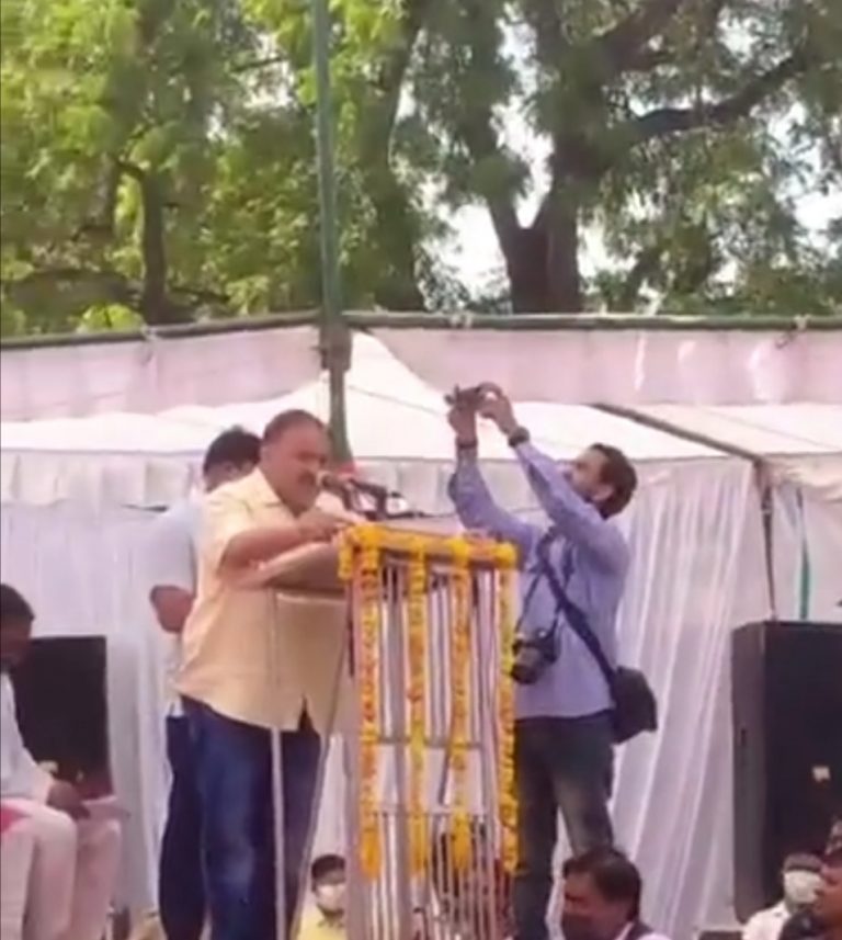 कांग्रेस विधायक ने दी सिंधिया को नसीहत, बोले- अपने पिता की तरह कांग्रेस-भाजपा को छोड़कर विकास के लिए करें काम महाराज