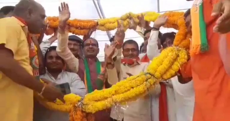 उपचुनाव से पहले कांग्रेस को बड़ा झटका, यह विधायक हुए बीजेपी में शामिल 