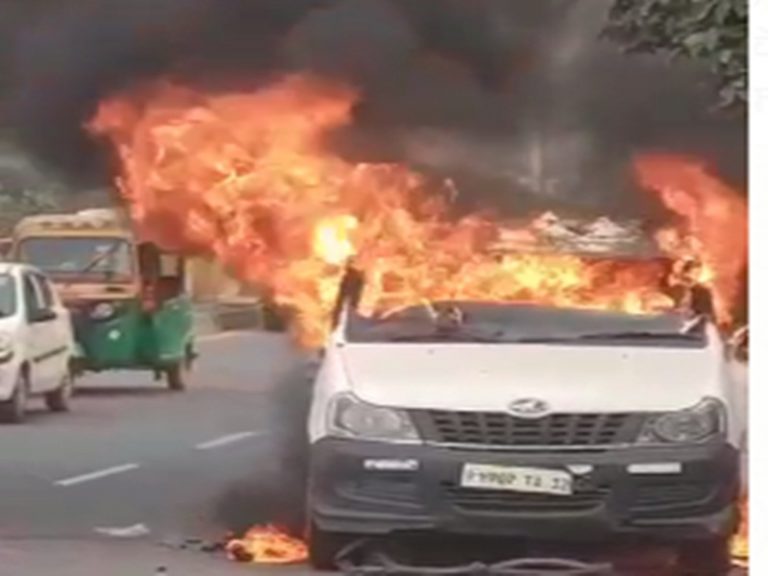 गाड़ी की किश्त नहीं की जमा, गाड़ी जब्त करने पर युवक ने लगाई आग