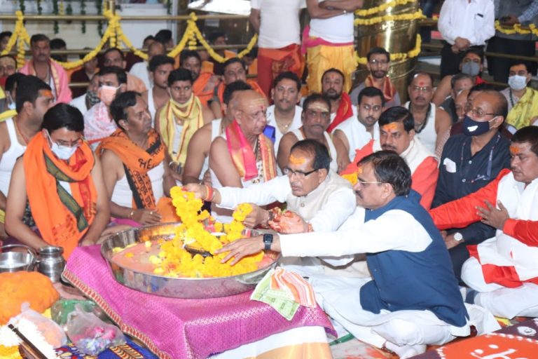 PM मोदी केदारनाथ में,तो बाबा महाकाल की पूजा-अर्चना करेंगे शिवराज