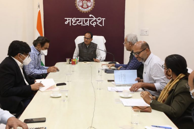 अवैध साहूकारों और सूदखोरों पर सरकार सख्त, सीएम ने दिए कार्रवाई के निर्देश
