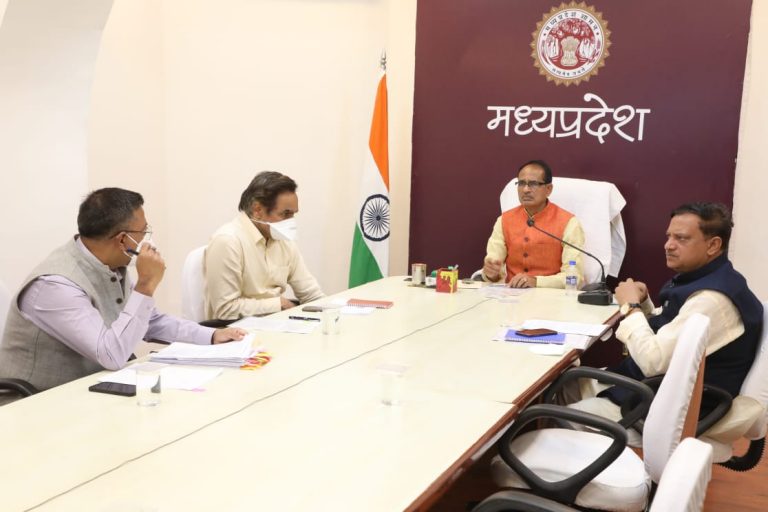 सीएम शिवराज ने कोरोना को लेकर हाईलेवल बैठक में लिए ये बड़े फैसले