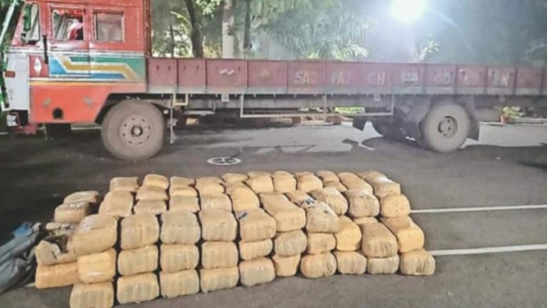 नारकोटिक्स की बड़ी करवाई,ट्रक में साढ़े छह क्विंटल से ज्यादा गांजा पकड़ा