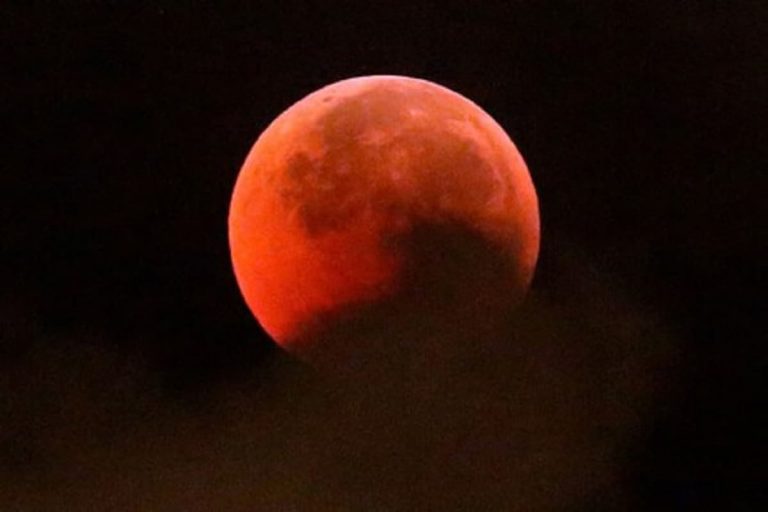 चंद्रग्रहण के बाद साल का आखिरी सूर्यग्रहण आज,ये राशि वालें रहे सतर्क