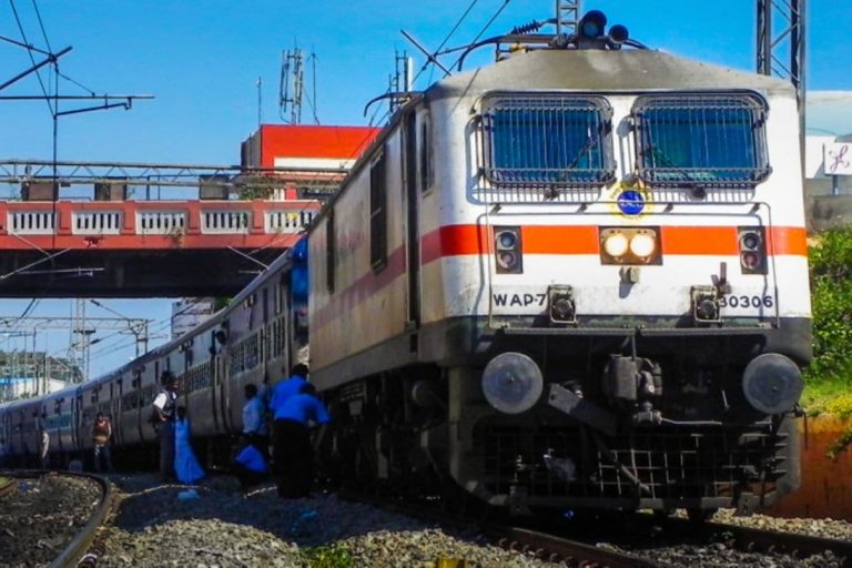 रेलवे का बड़ा फैसला,अब 3 महीने तक के लिए रद्द हुई ये ट्रैन,देखें लिस्ट