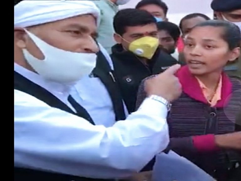 केंद्रीय मंत्री को गांव की बेटी ने सुनाई खरी-खोटी,जानिए पूरा मामला