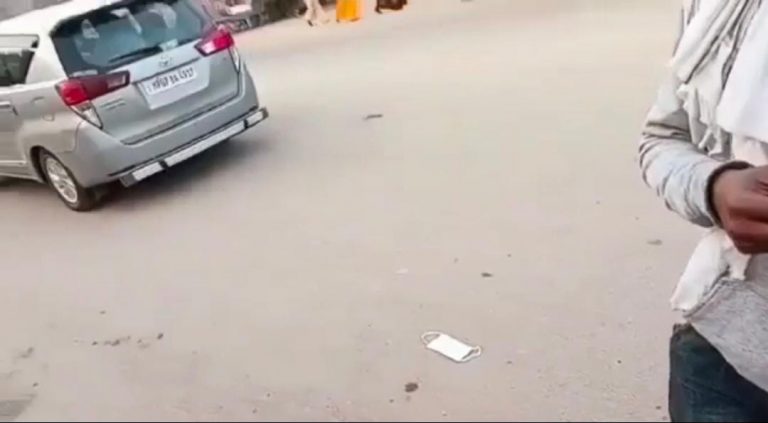 देखिए VEDIO : पीएम की अपील का मंत्री ही उड़ा रहे मखौल, सड़क पर मास्क फेंक कर चल दी इमरती देवी